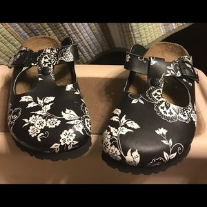 Gorgeous Birkenstock original Papillios.